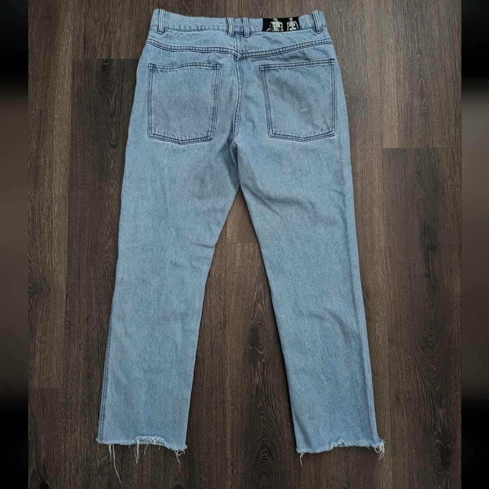 Pleasures 'Swallow' Graphic Mid Rise Straight Crop Denim Raw Hem Jeans - Picture 2 of 9